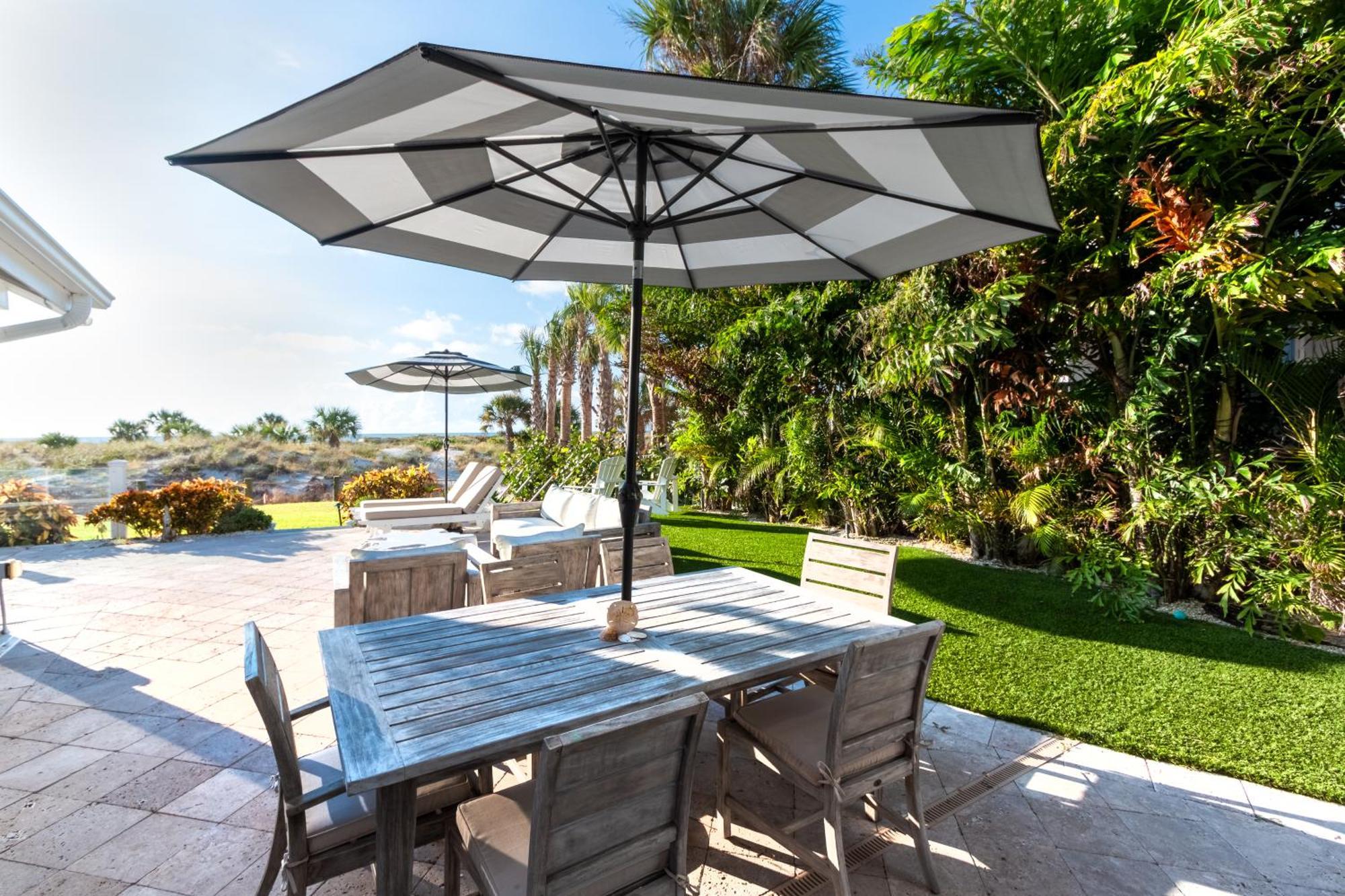 Sunset Breeze - Beachfront Pool Home - Monthly Rental 클리어워터 비치 외부 사진