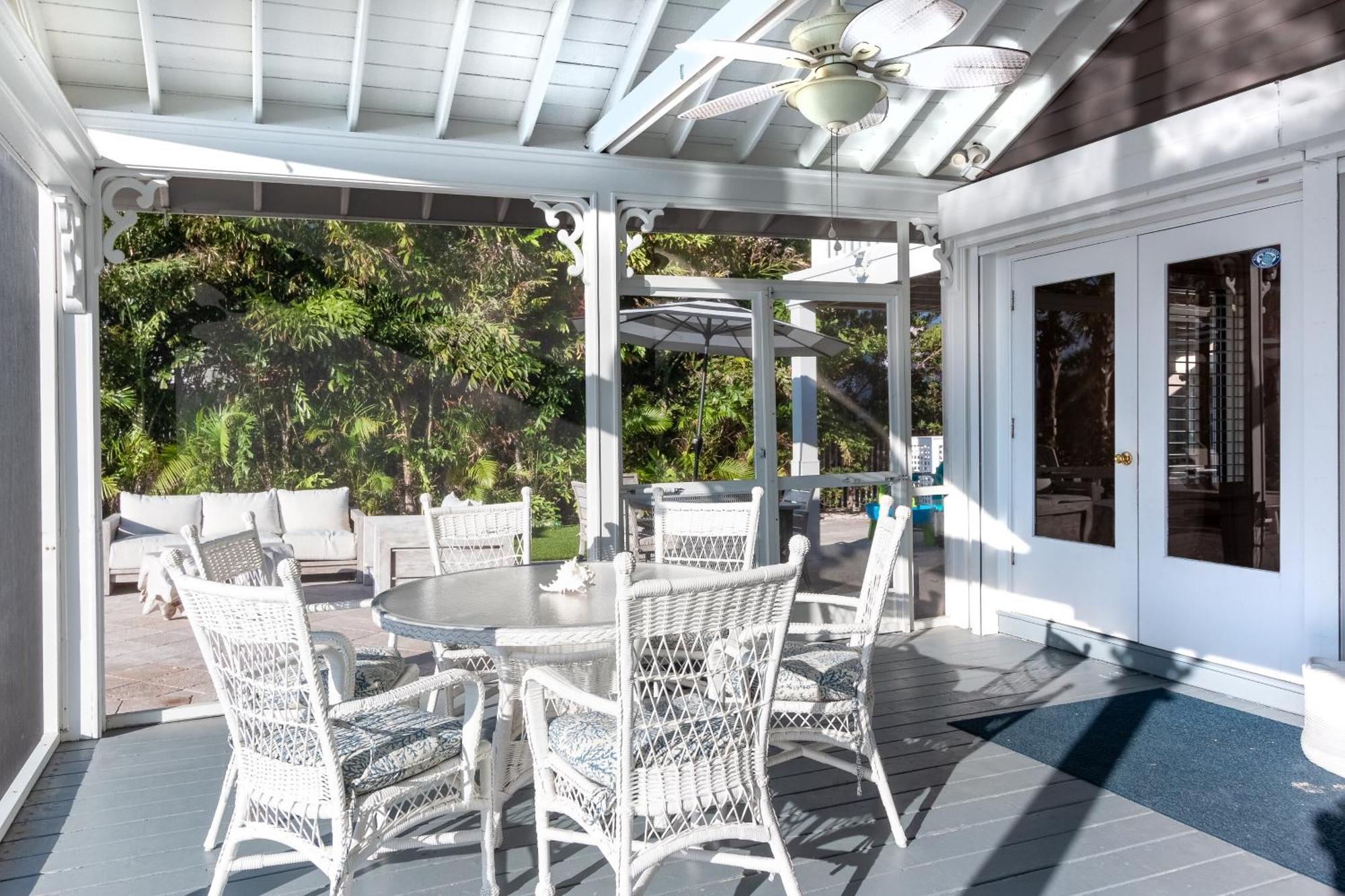 Sunset Breeze - Beachfront Pool Home - Monthly Rental 클리어워터 비치 외부 사진