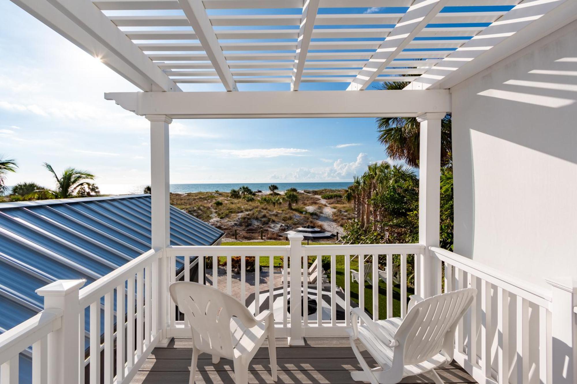 Sunset Breeze - Beachfront Pool Home - Monthly Rental 클리어워터 비치 외부 사진